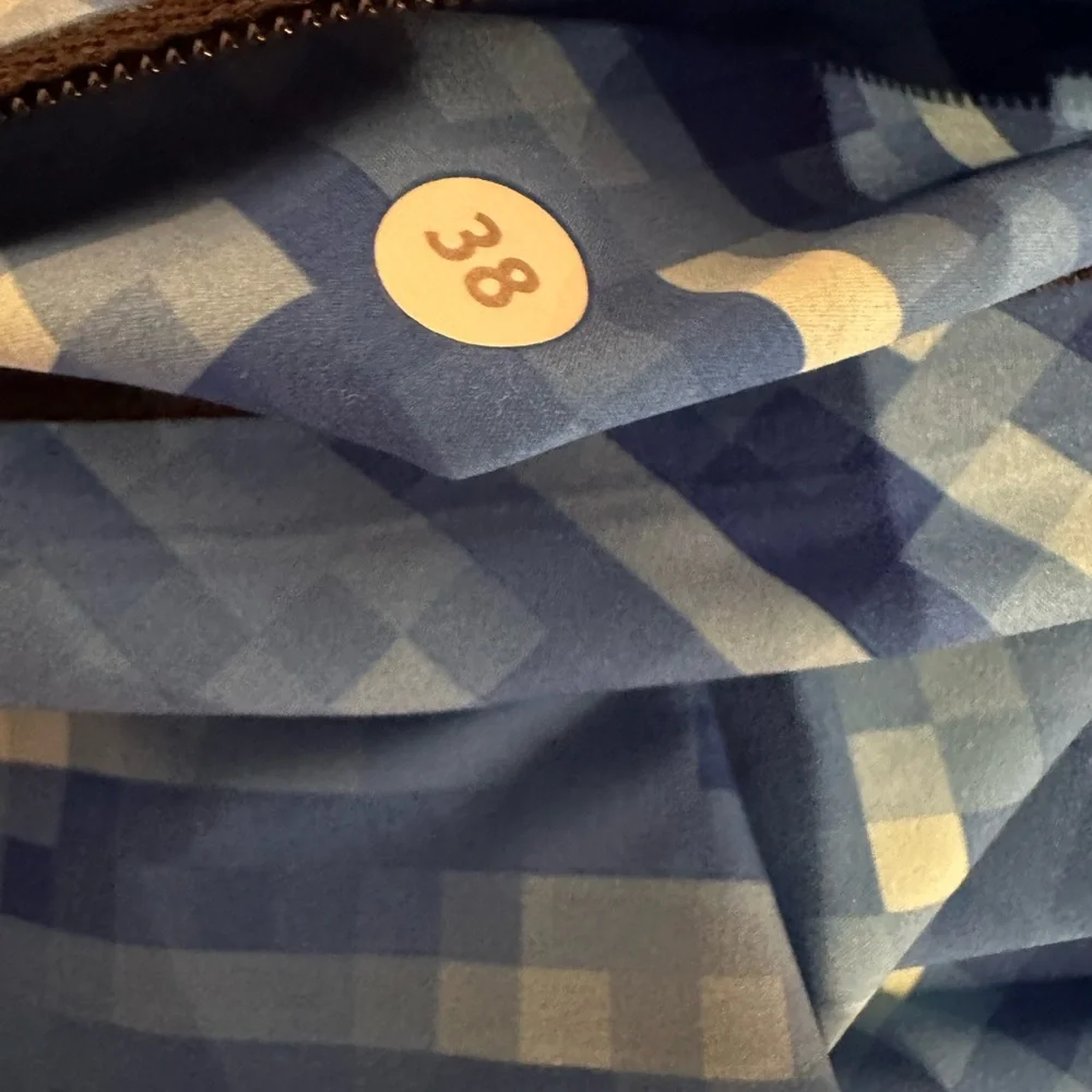 Lululemon Blue Water Print Swim Board Shorts Size 38 Men’s